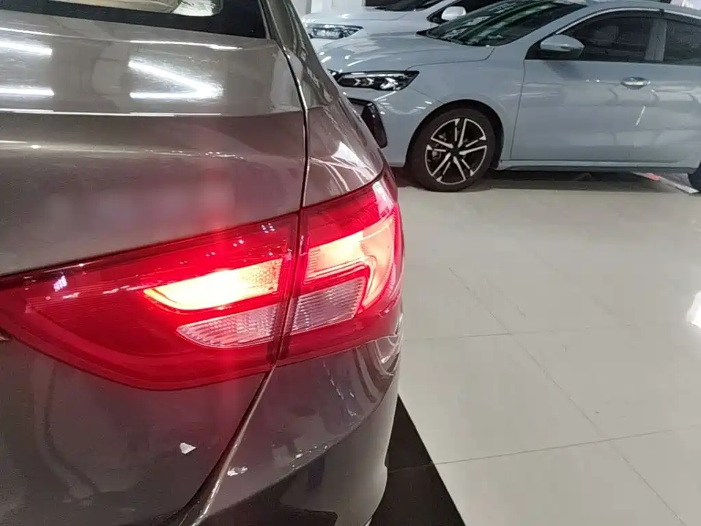 Фото 8 - Buick Excelle