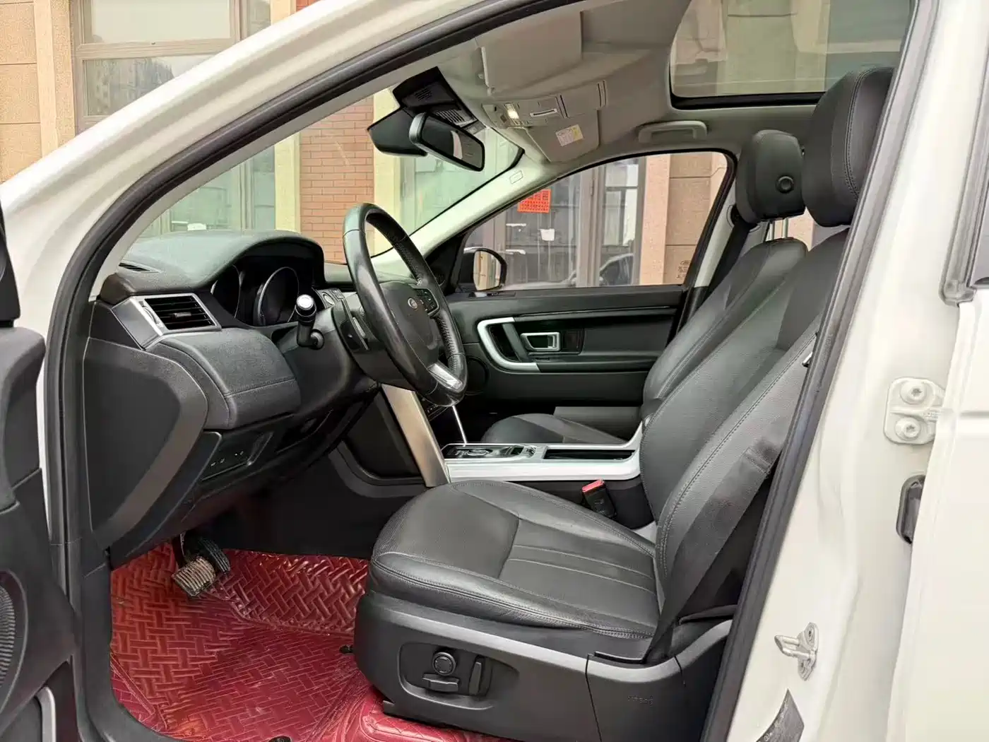 Land Rover Discovery Sport 2018 240PS SE Edition фото 7