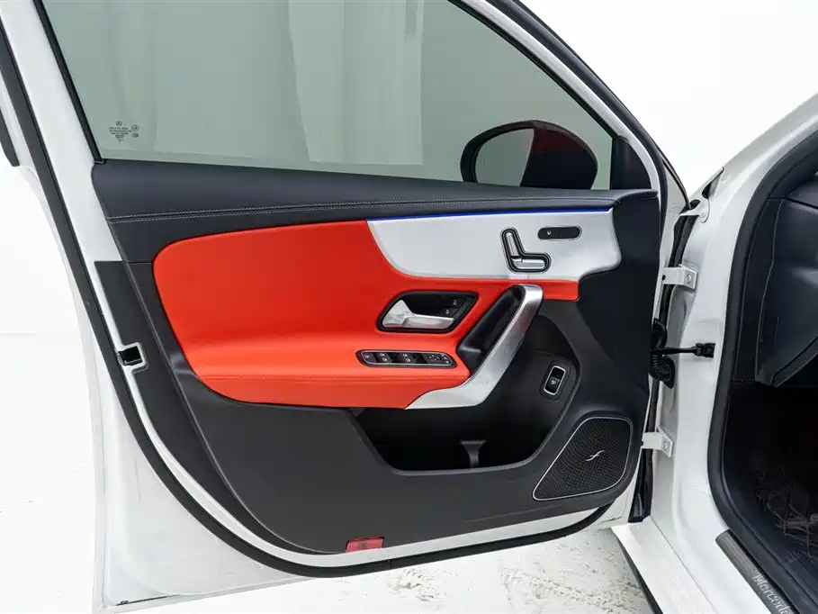 Photo 15 - Mercedes-Benz A-Class AMG