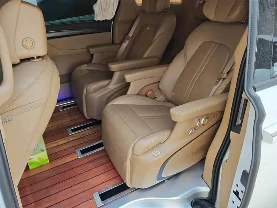 Buick GL8 2021 ES Landlord 653T Flagship фото 11