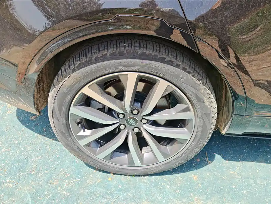 Land Rover Discovery 2024 360PS Dynamic SE фото 6
