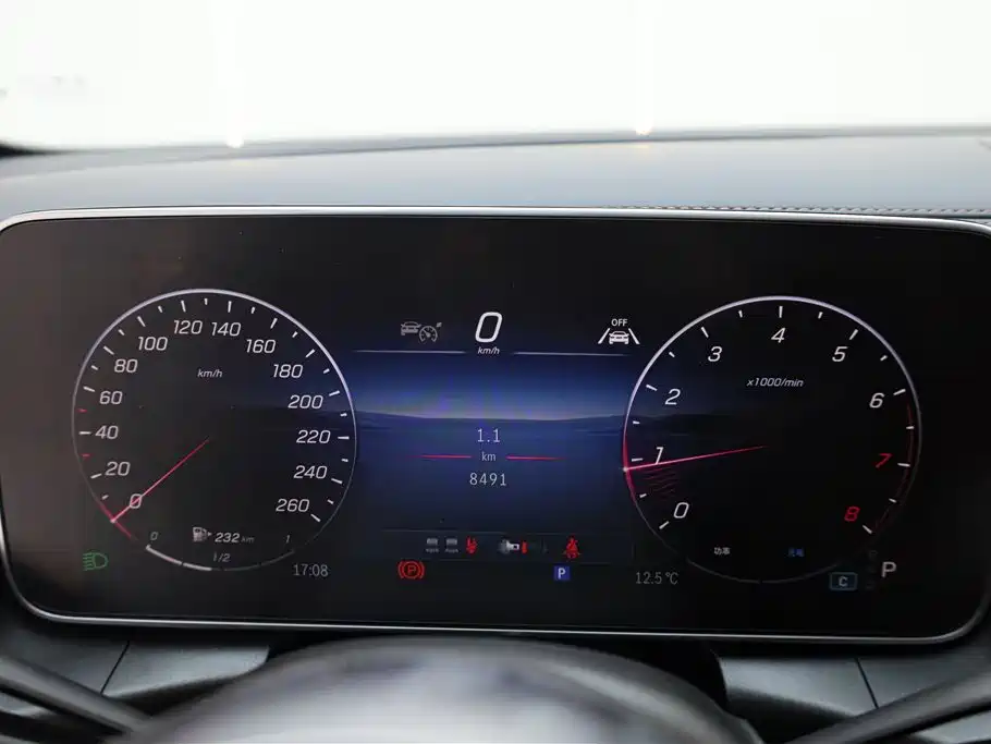 MERCEDES-BENZ GLC