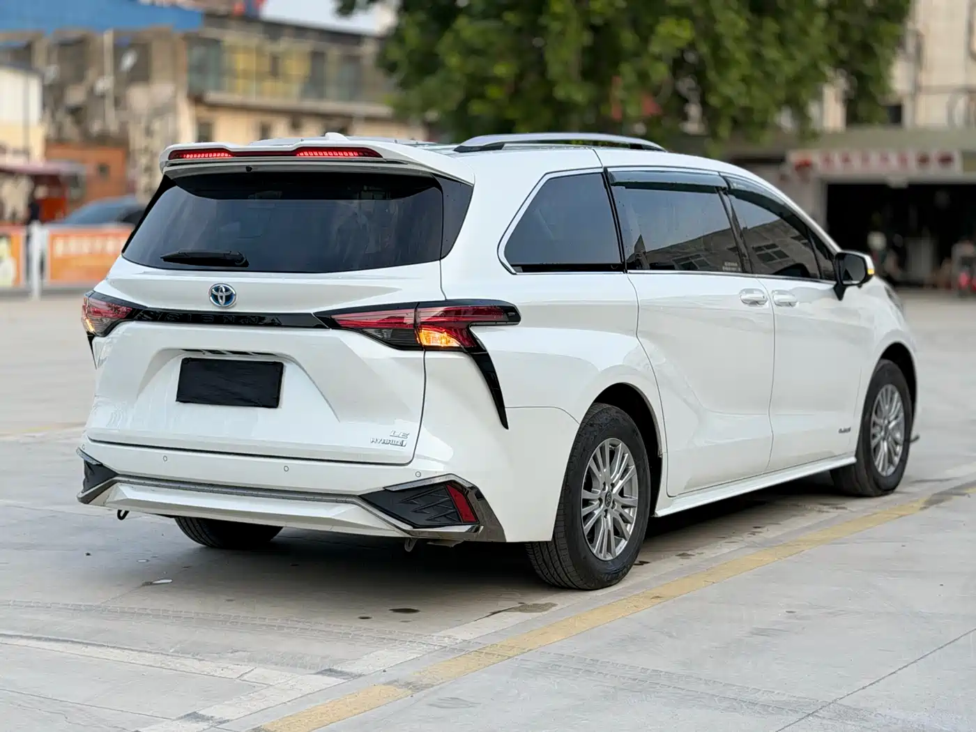 Toyota Sienna 2023 2.5L Hybrid Comfort Edition фото 7
