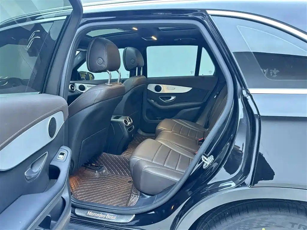 Mercedes-Benz GLC 2022 Model GLC 260 L 4MATIC Luxury Edition фото 6