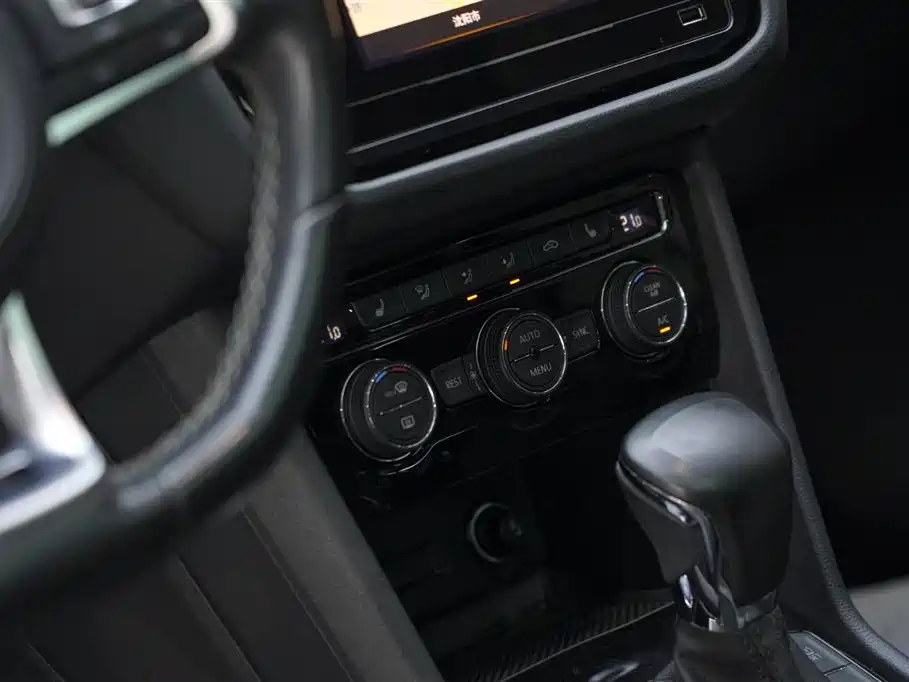 Volkswagen Tiguan L 2021 330TSI Automatic 2WD R-Line Premium фото 10