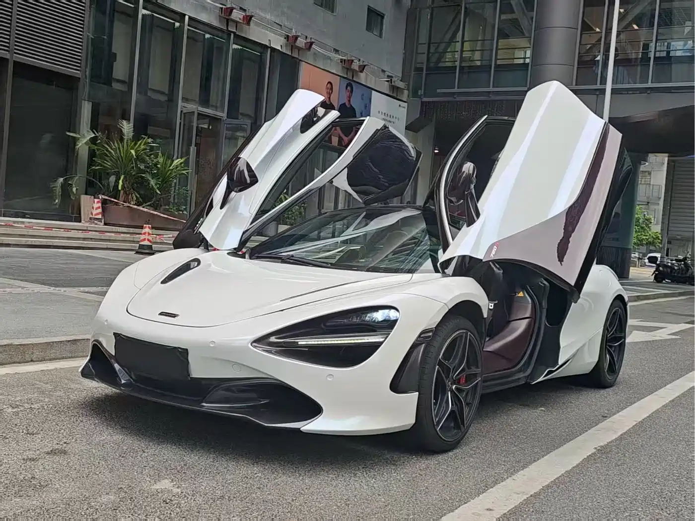 MCLAREN 720S