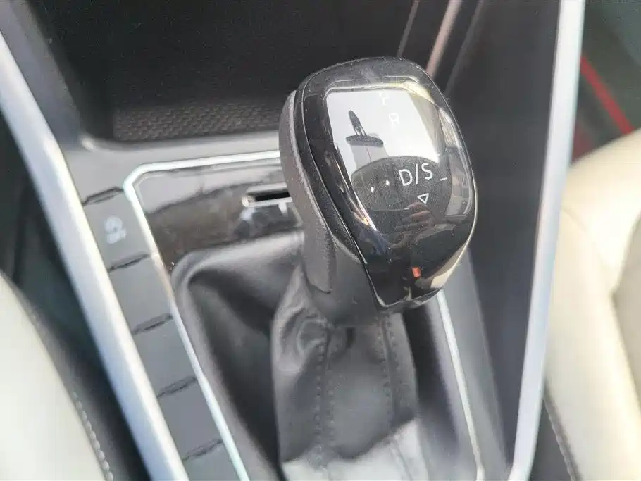 Volkswagen Polo 2019 Plus 1.5L Automatic Colorful Tech Edition фото 16