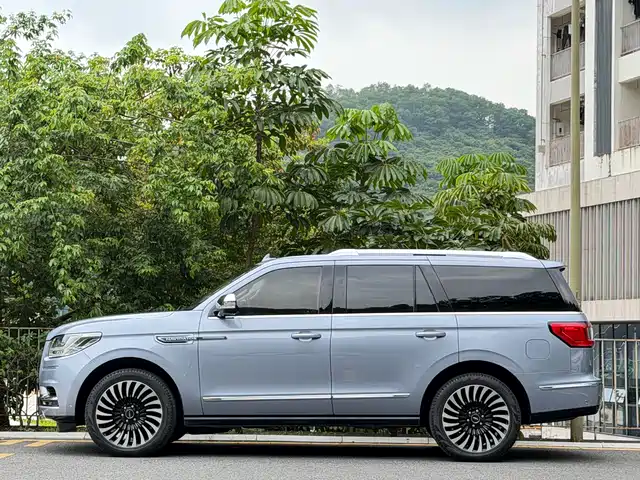 Lincoln Navigator 2020 3.5T Presidential Series — фото 5