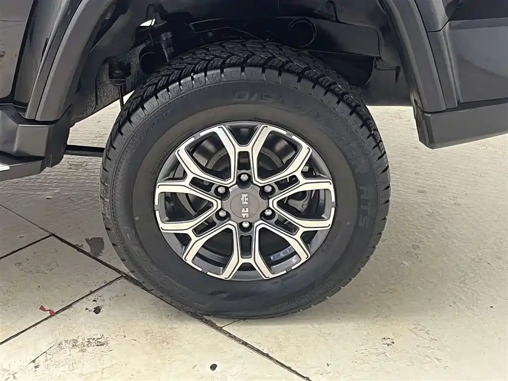 BAIC ORV Beijing Offroad BJ40 2024 2.0T Urban Hunter Glory Edition фото 8