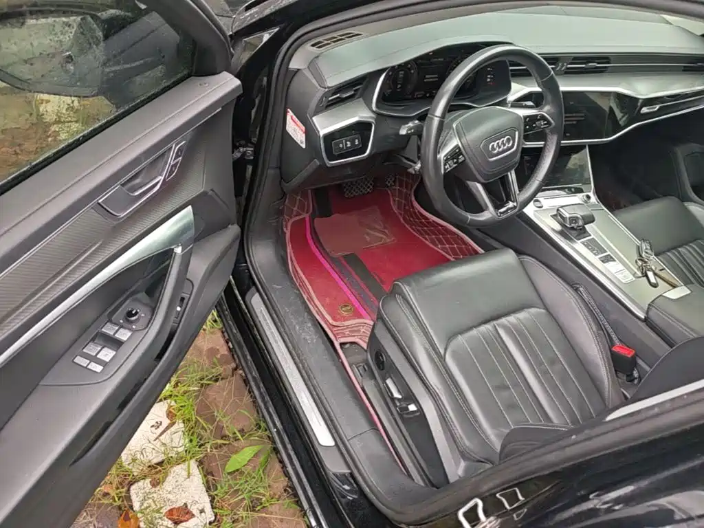 Фото 16 - Audi A6L