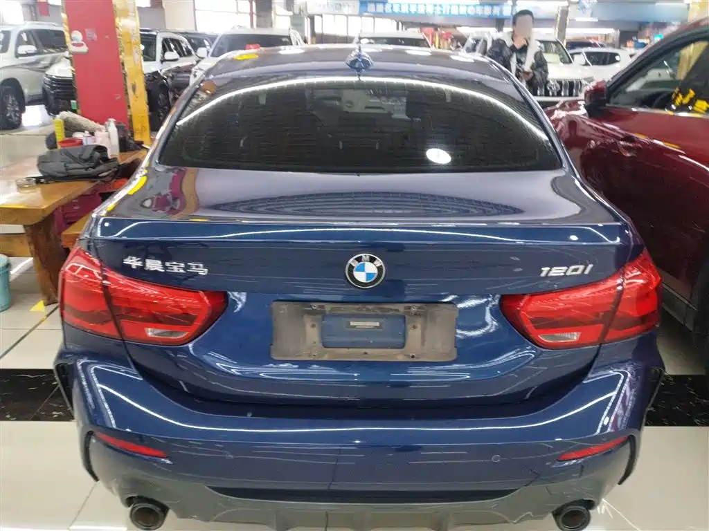 BMW 1-SERIES