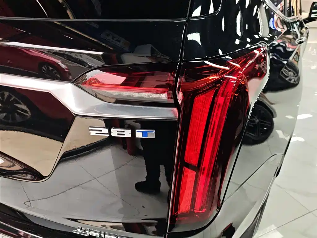 Cadillac XT6 2022 2.0T 6-Seater 2WD Luxury Edition фото 8