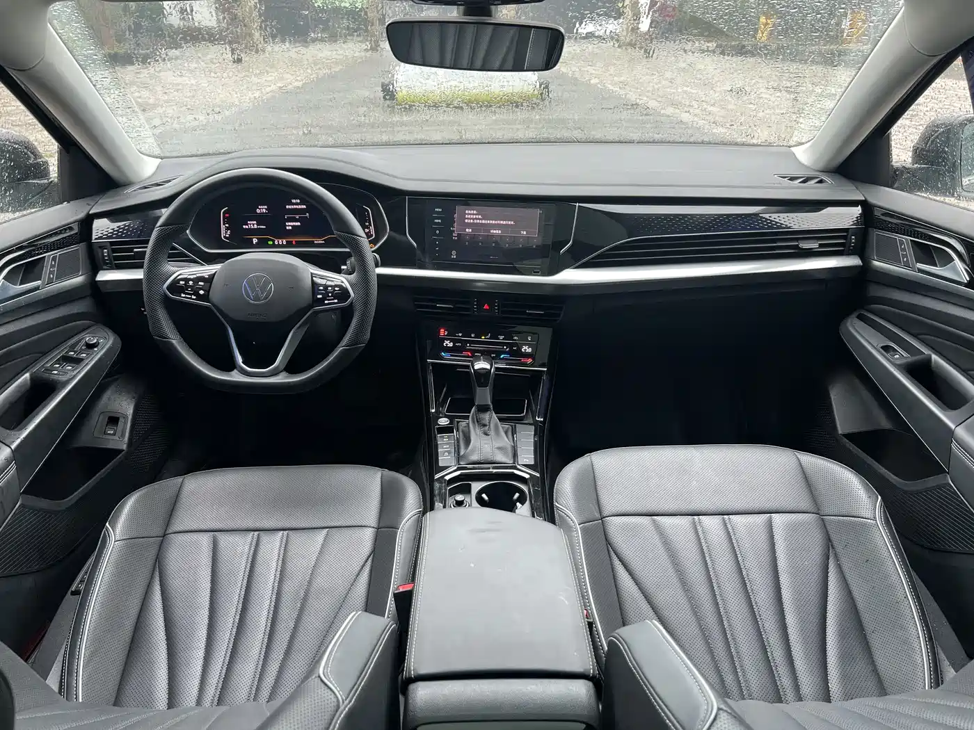 Volkswagen Passat 2024 380TSI Starlight Dragon Soaring Edition фото 13