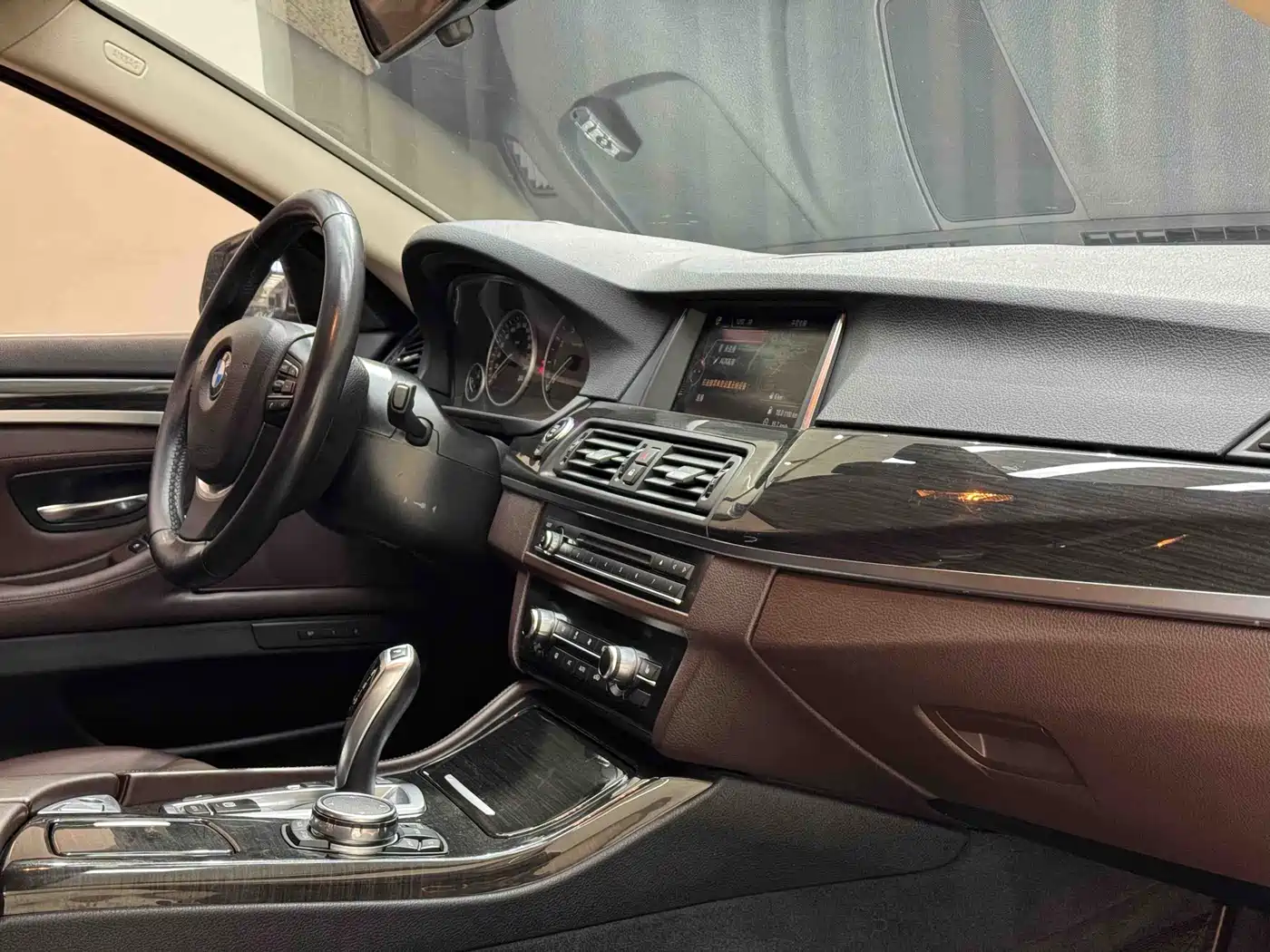 BMW 5 Series 2014 525Li Luxury Design Package фото 31