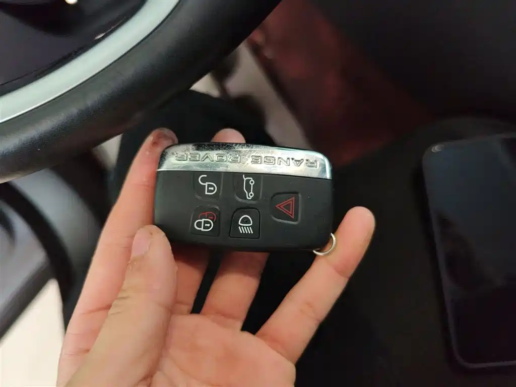 Land Rover Range Rover Velar 2019 250PS фото 9