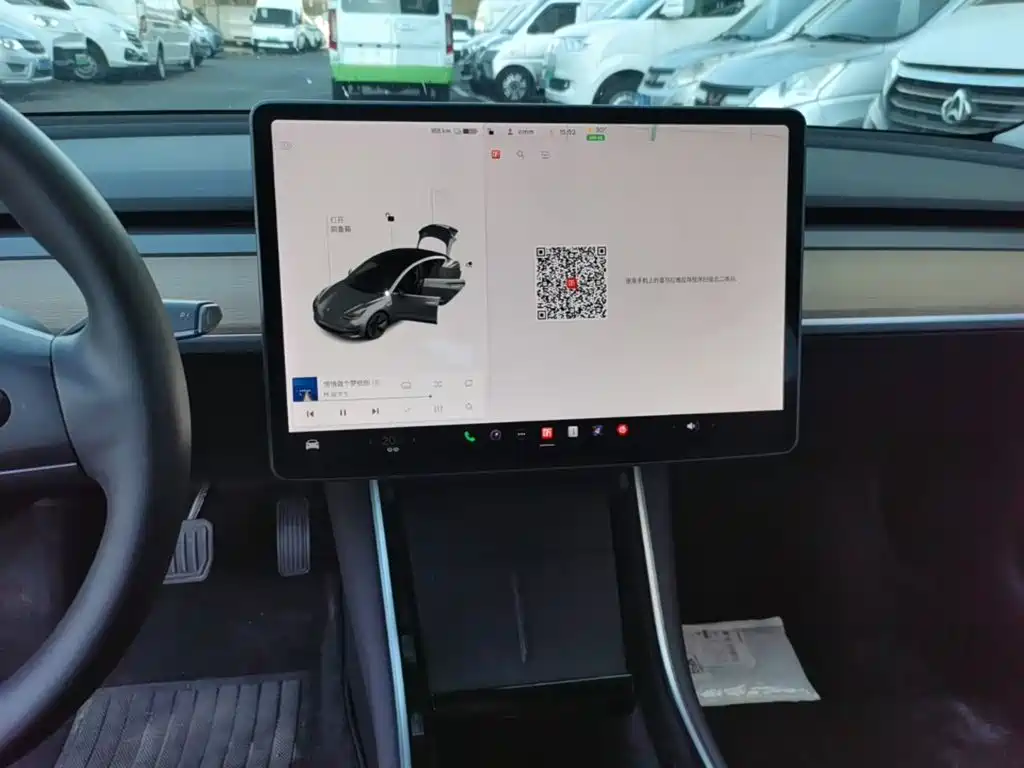 Фото 13 - Tesla Model 3