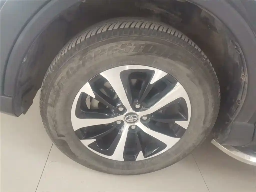 Toyota RAV4 Rongfang 2016 2.0L CVT 2WD Trend (China V) фото 25