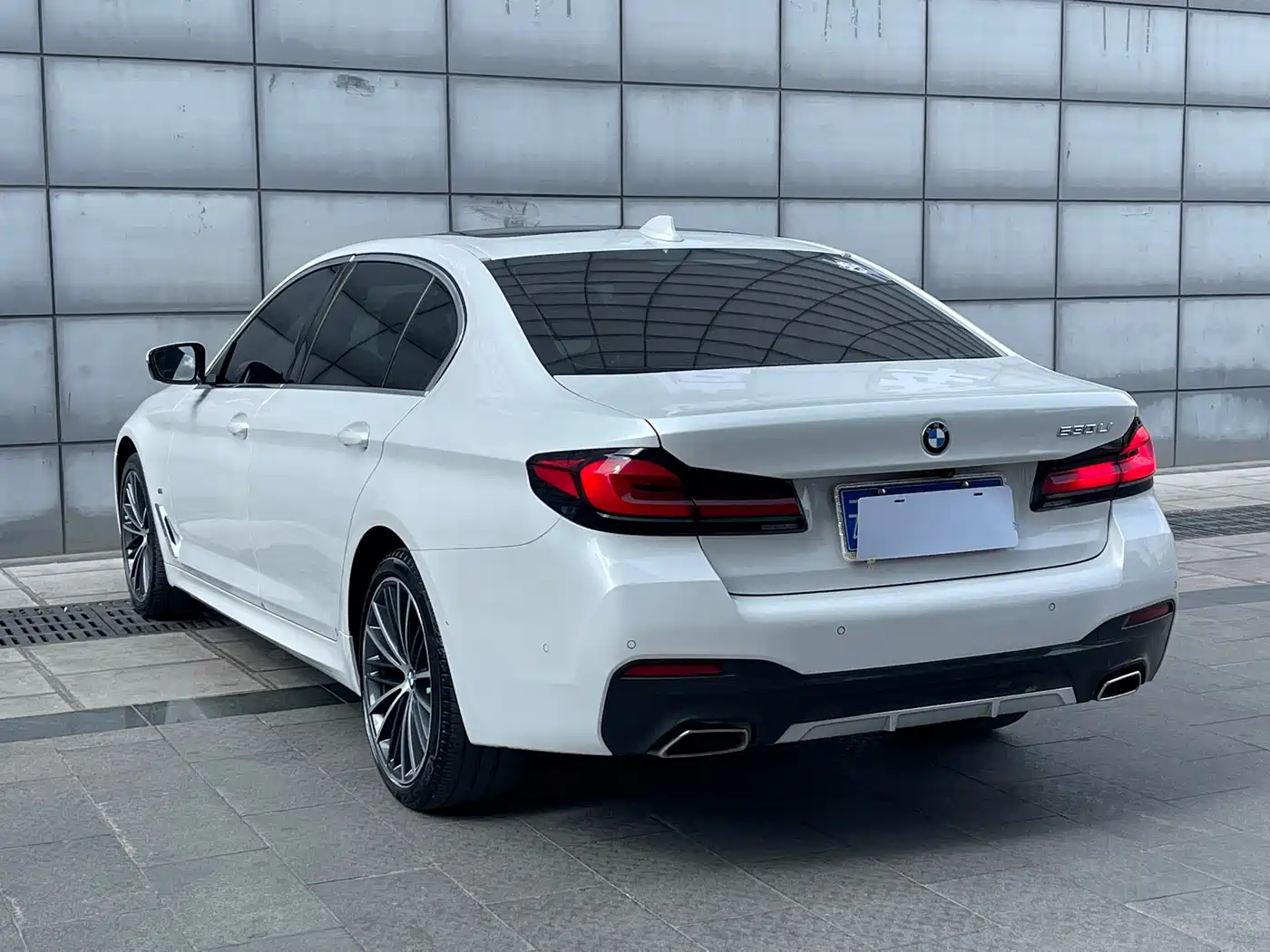 BMW 5 Series 2022 530Li Leading M Sport Package фото 4