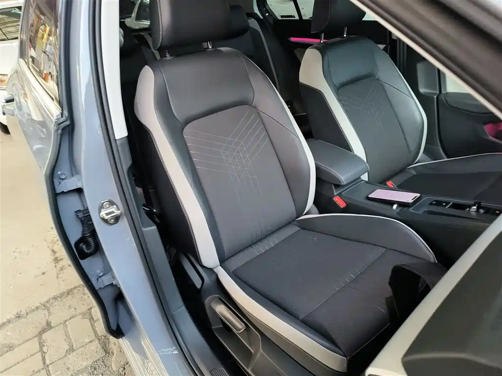 Volkswagen Golf 2023 Facelift 280TSI DSG Pro фото 17