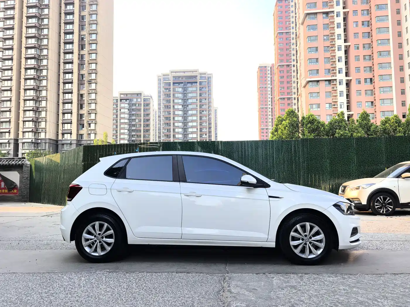 Volkswagen Polo 2019 Plus 1.5L Automatic Colorful Tech Edition фото 4
