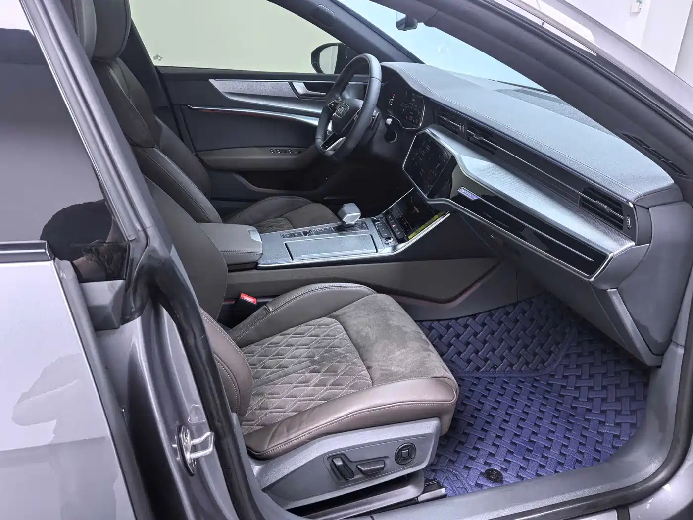 Audi A7L 2022 2022 45 TFSI quattro S-line Wind Rider