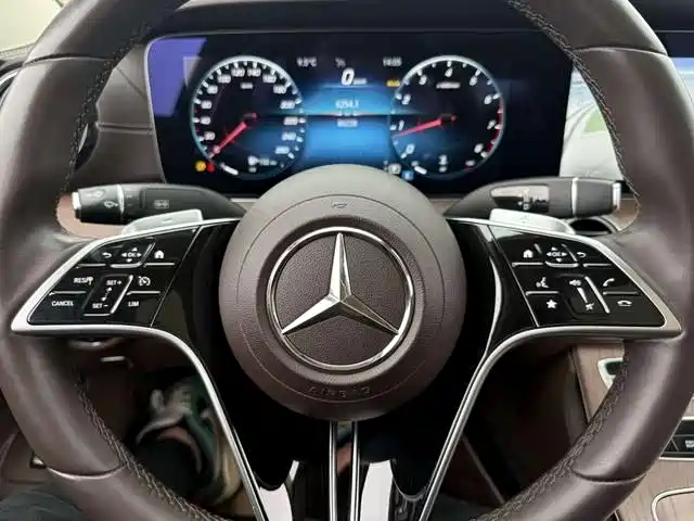  E CLASS
