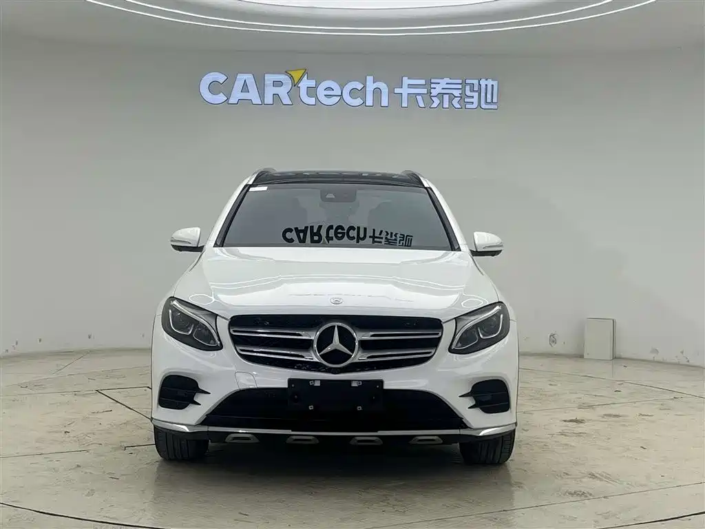 Mercedes-Benz GLC 2017 GLC 260 4MATIC Luxury фото 2
