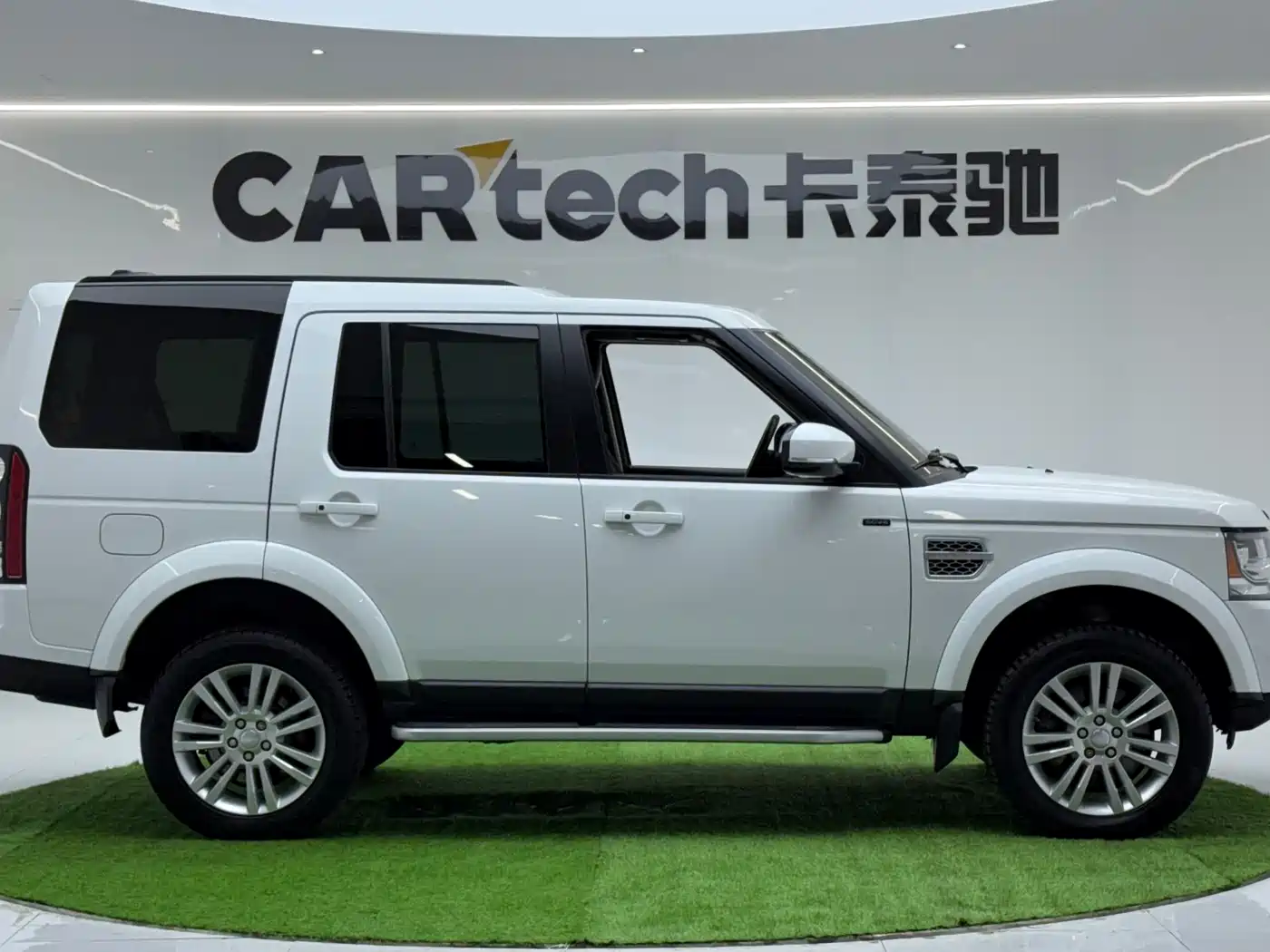 Land Rover Discovery 2016 3.0 SC V6 HSE Luxury фото 5