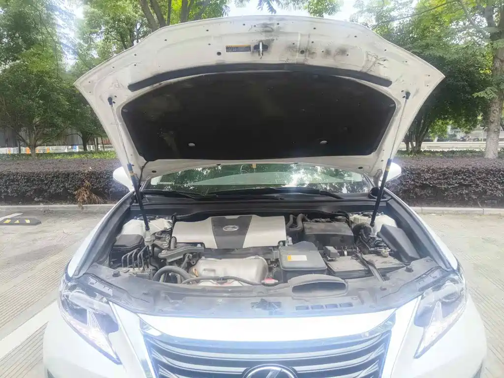 Фото 3 - Lexus ES