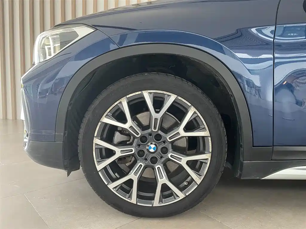Фото 10 - BMW X1
