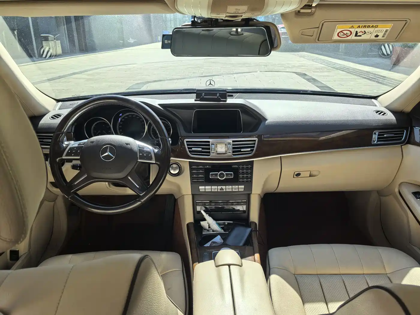 صورة 6 - Mercedes-Benz E-Class