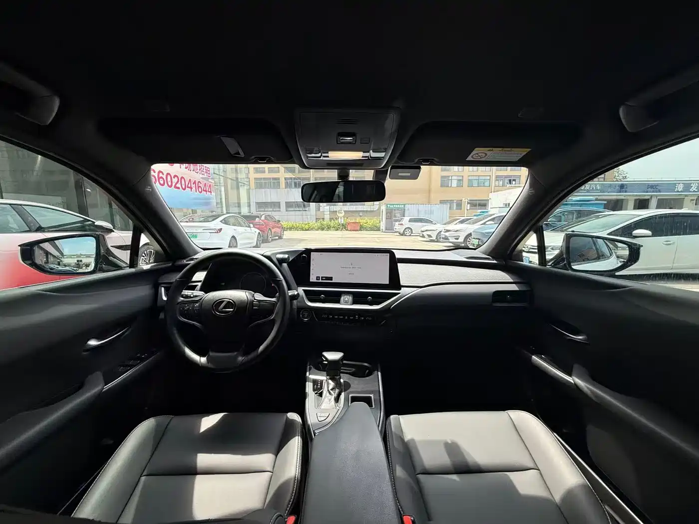 Lexus UX 2022 260h Cool Edition фото 7