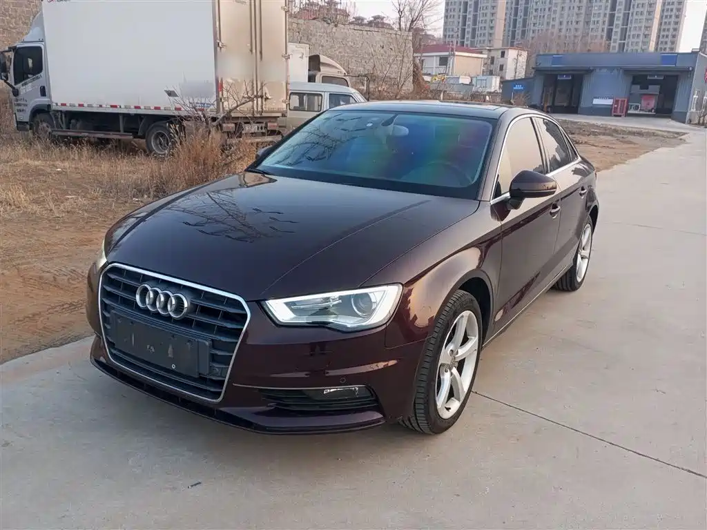 Audi A3 2015 Limousine 40 TFSI Automatic Comfort фото 2