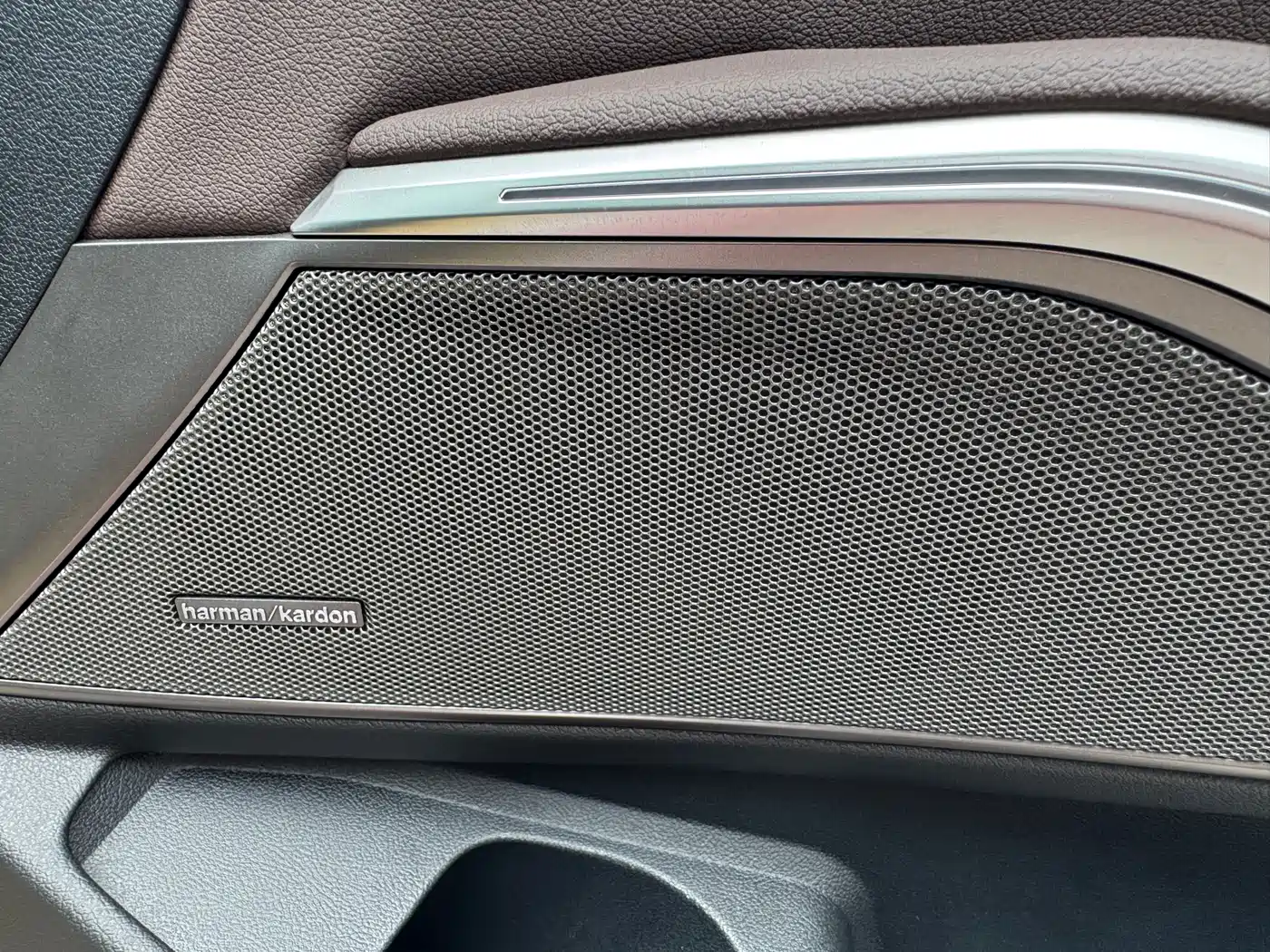 BMW 3 Series 2020 325i M Sport Black Night Package фото 5