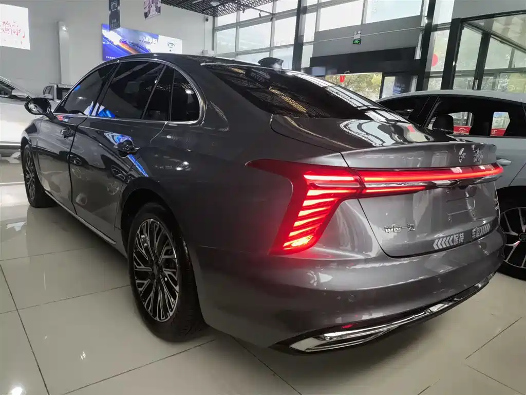 Hongqi H5 2023 2.0T Auto Smart Connect Flag Comfort фото 5