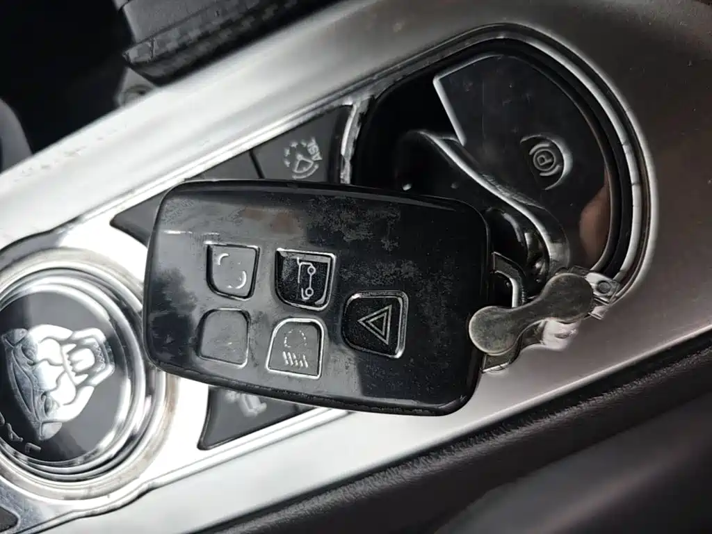 Фото 9 - Jaguar XF