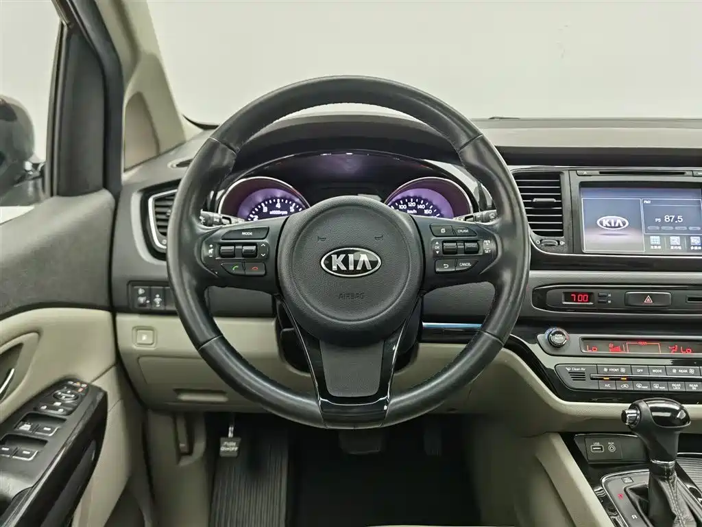 Kia Carnival (Import) 2015 3.3GDI Luxury (China V) фото 11