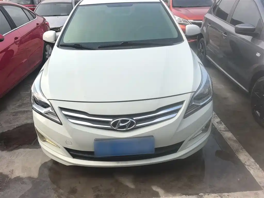 Hyundai Verna 2014 1.4L Manual Smart GLS фото 3