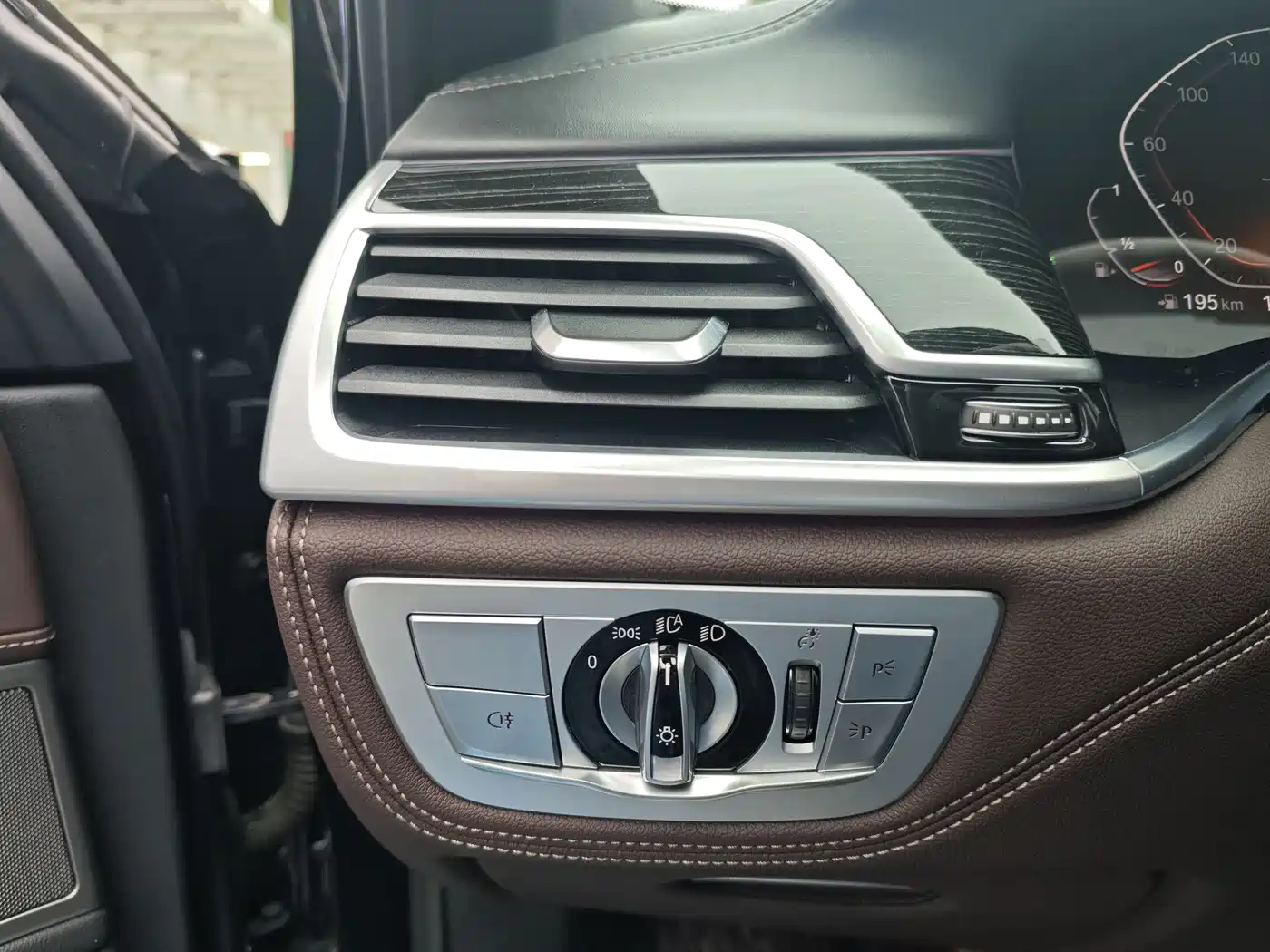BMW 7 Series 2019 Facelift 740Li Leading M Sport Package фото 19