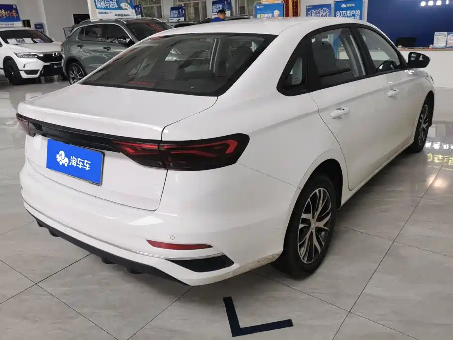 Фото 3 - Geely Emgrand