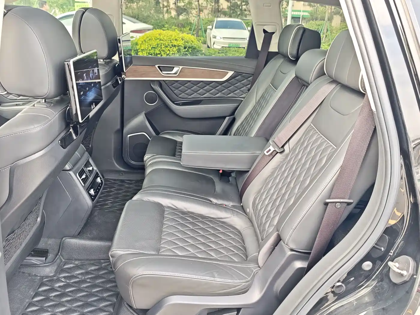 Hongqi HS7 2022 3.0T Auto 4WD Smart Connect Flagship 7-Seater фото 15