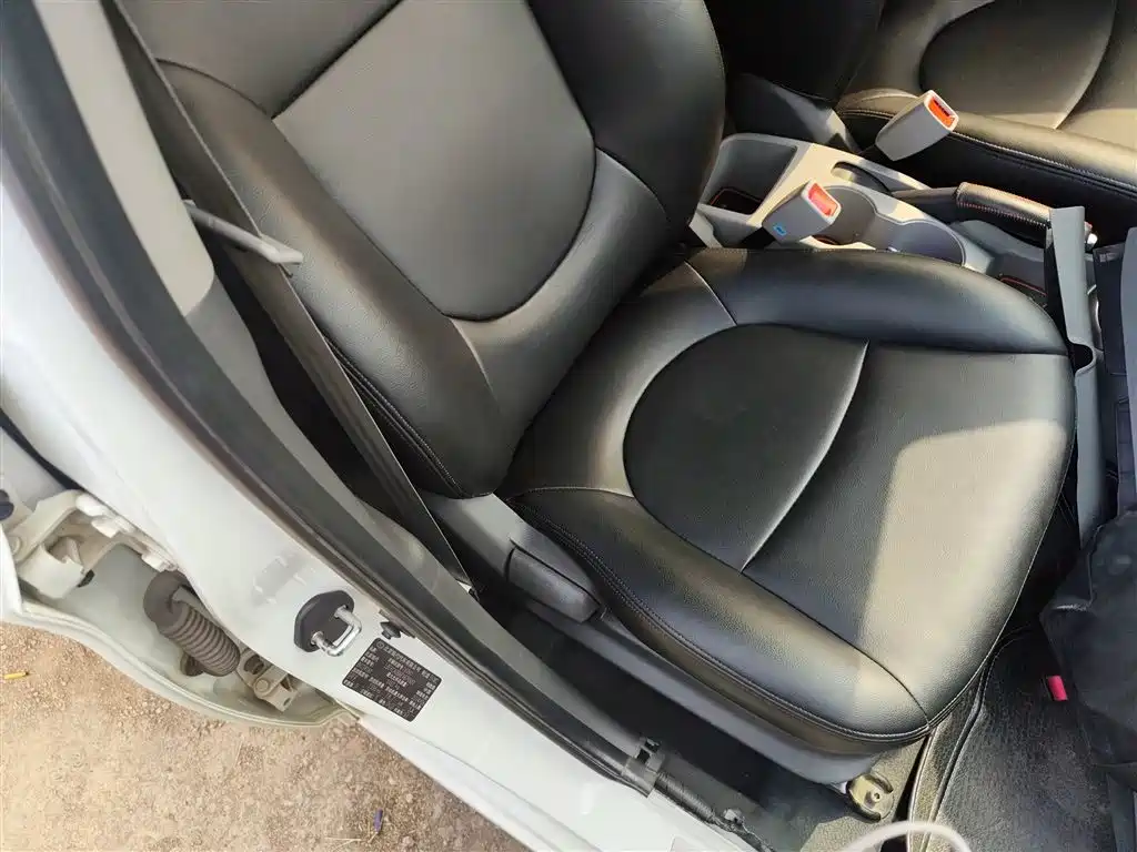 Hyundai Verna 2014 1.4L Automatic Smart GLS фото 20