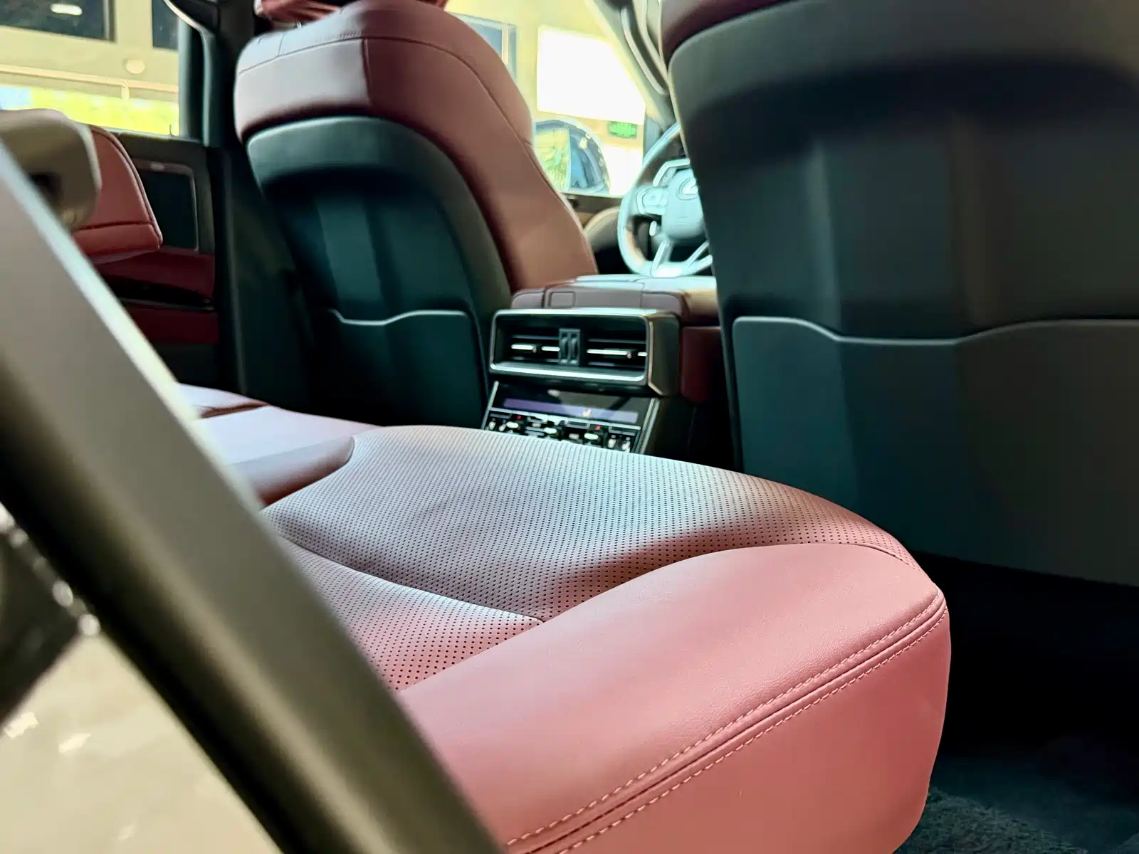 Фото 31 - Lexus LX