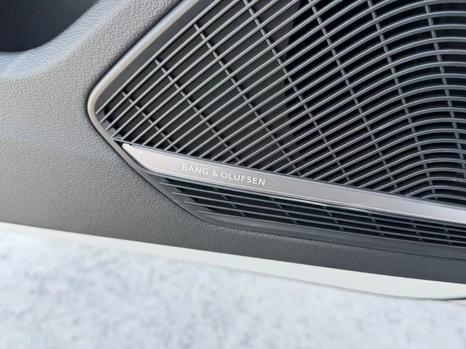 Фото 5 - Audi A4L