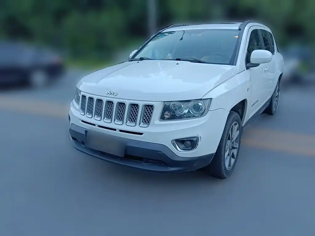 Jeep Compass (Import) 2016 2014 2.4L 4WD Luxury Navigation Edition