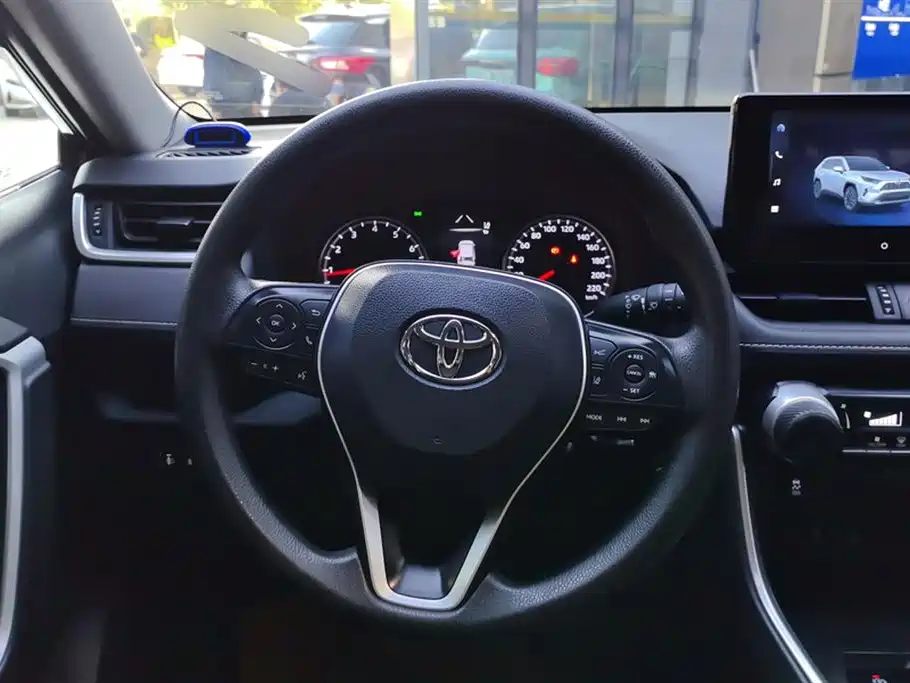 Toyota RAV4 Rongfang 2023 2.0L CVT 2WD Urban Edition фото 15