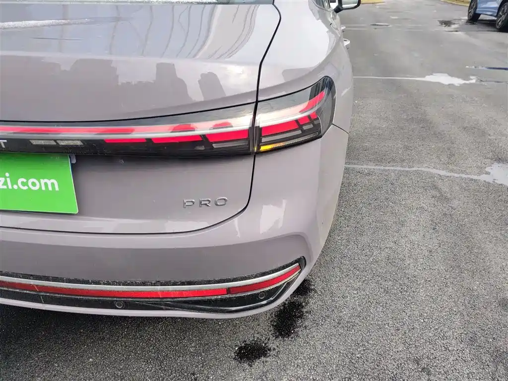 Volkswagen Passat 2025 Pro 380TSI Dragon Prestige Edition фото 8