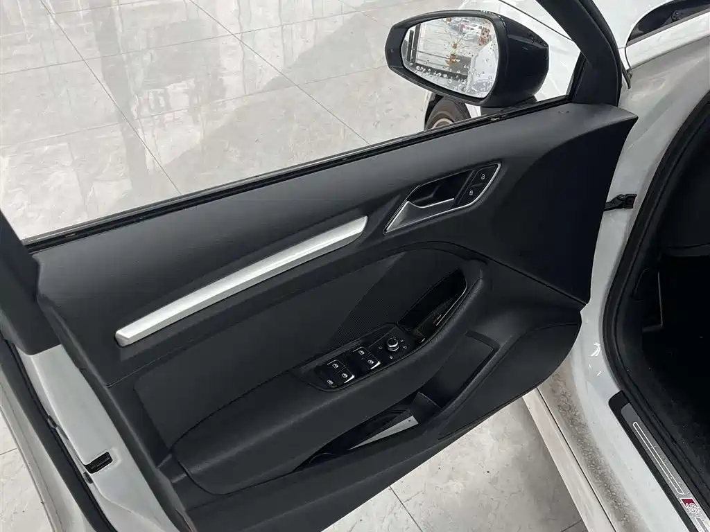 Audi A3 2018 30th Anniversary Limousine 35 TFSI Sport фото 7