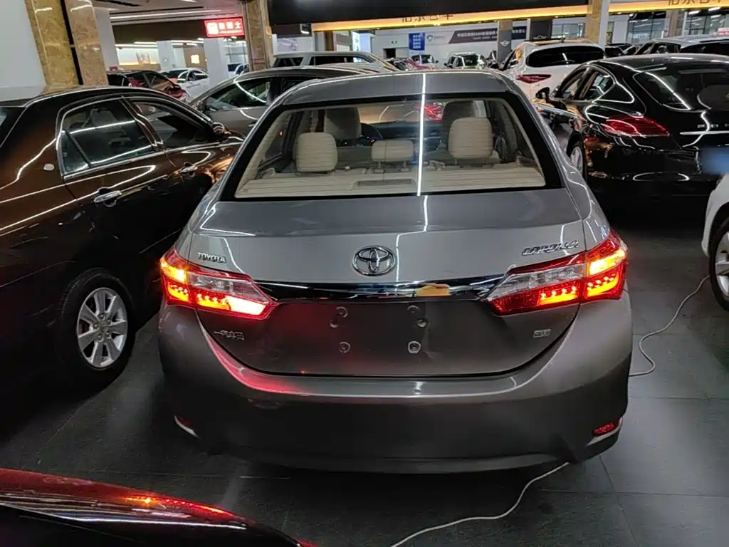 Фото 6 - Toyota Corolla