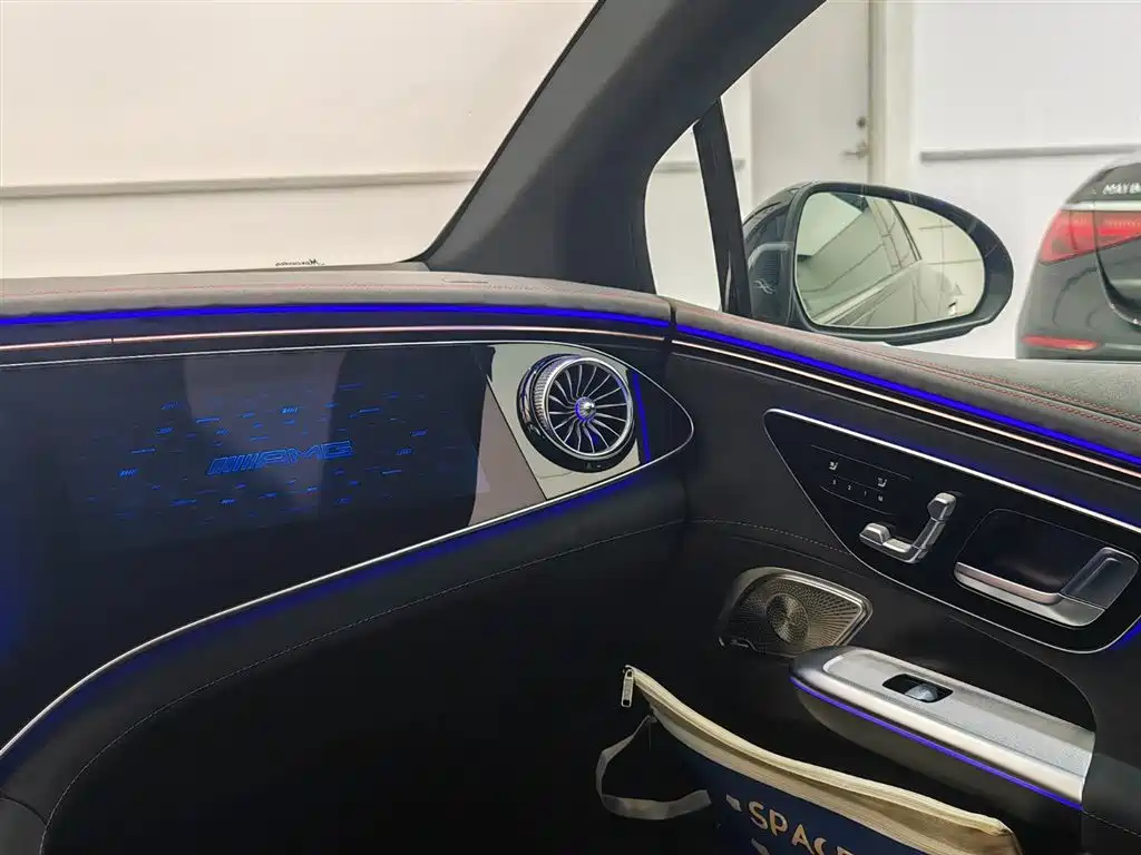 MERCEDES-BENZ EQE AMG